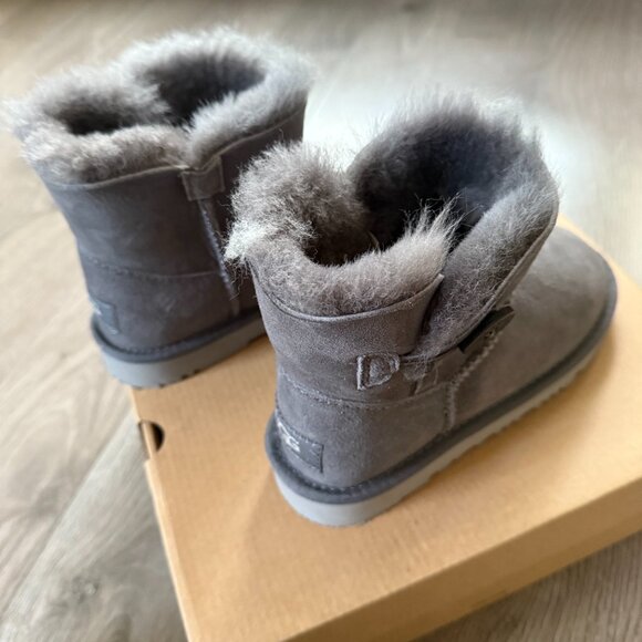 Kid's Mini Bailey Button II Boot US1 - Picture 4 of 7